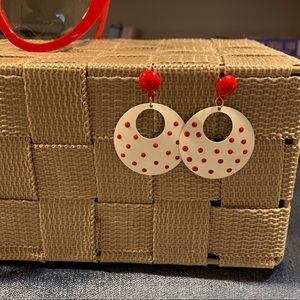 Vintage white and red adorable dangly earrings